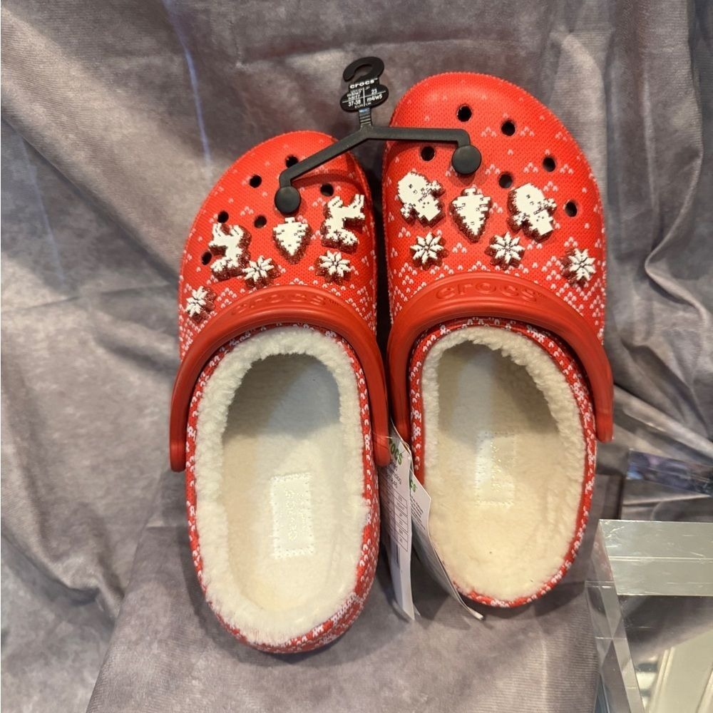 Crocs Holiday Cheer Lined Clogs Christmas Sweater‎ charms W7 M5. NWT - Picture 5 of 6